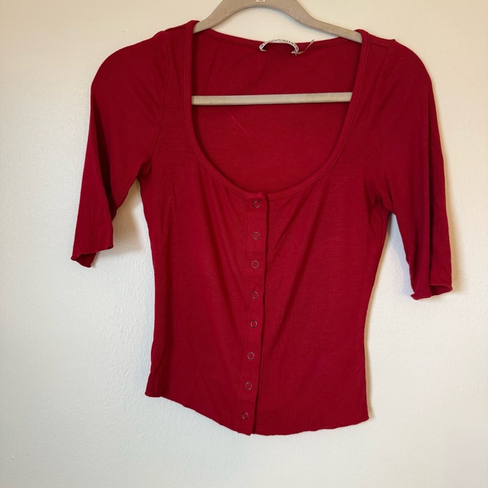 Alice + Olivia Scoop neck Red Button-Up Top